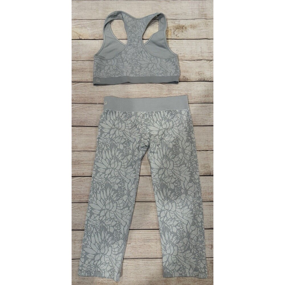 Fabletics Athletic Set Seamless Crop Legging & Sports Bra Stone Jacquard XS